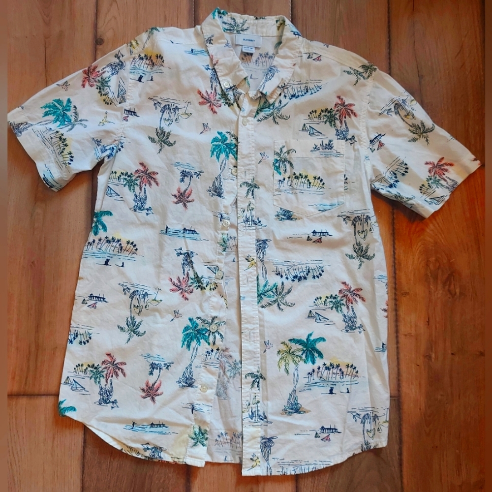 Old Navy boys button down Hawaiian style shirt